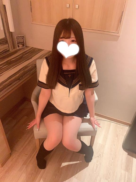 りく【大胆で甘え上手な清楚美女】